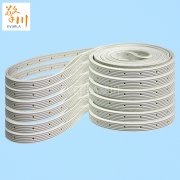 
                延长大倾角皮带