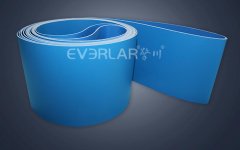 工业传送皮带出现纵向水波纹